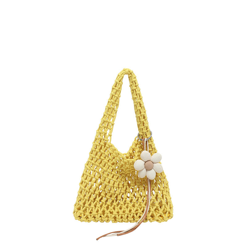 Damen Handtasche im modernen Makramee-Design mit blumenförmigem Anhänger Nord Taschen