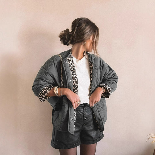 Damen Wattierte Kurzjacke im Boxy‑Schnitt mit Stehkragen und Pattentaschen Nord Taschen