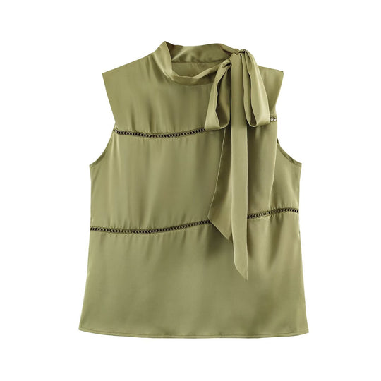 Damen Ärmellose Seidenoptik-Bluse mit Schleifenkragen und Spitzeneinsätzen Nord Taschen