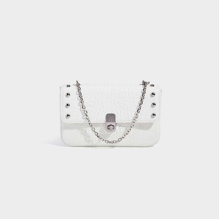 Damen Clutch mit eleganter Kroko-Optik und modischen Metallakzenten Nord Taschen