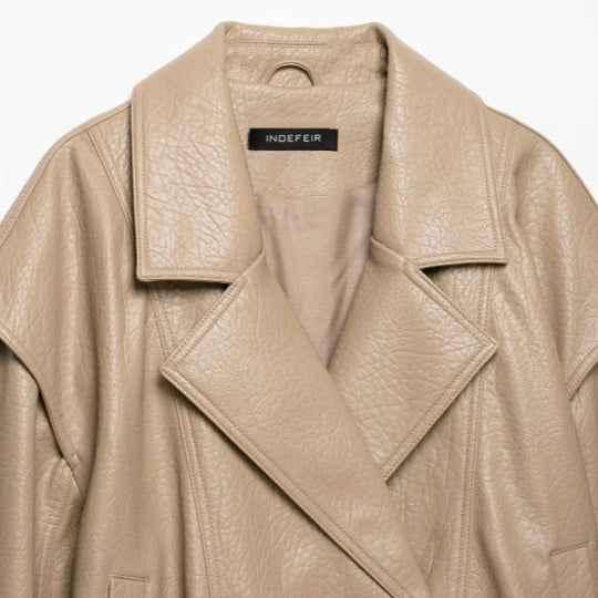 Damen Kurzblouson aus Kunstleder mit doppelreihiger Knopfleiste und Schultercape Nord Taschen