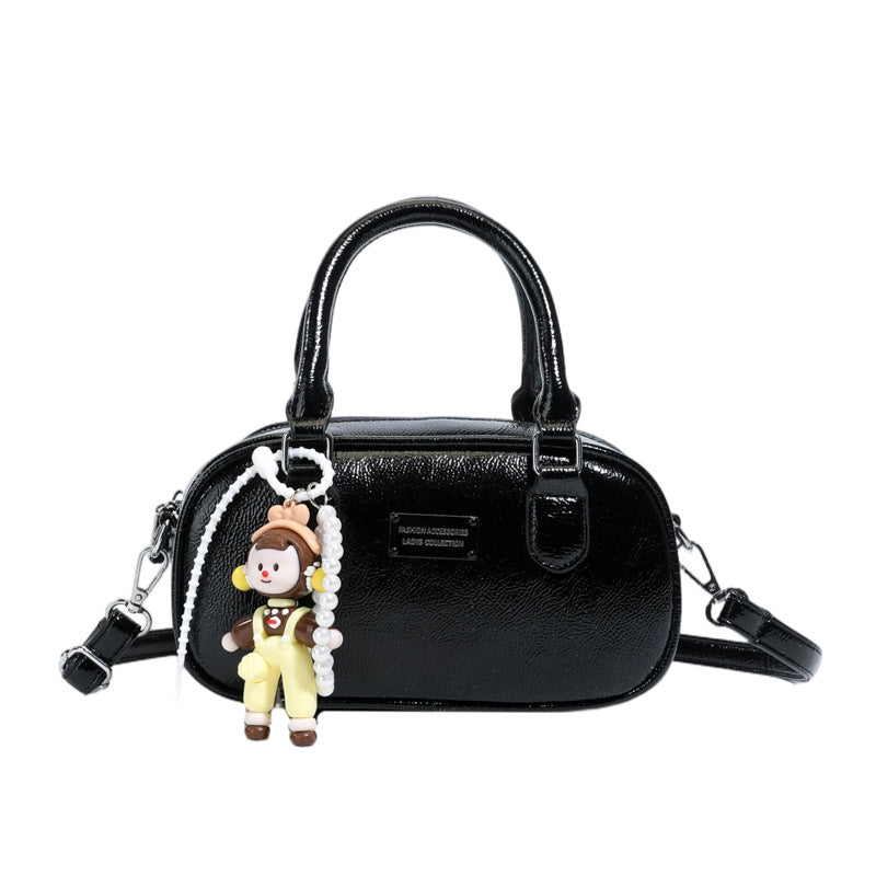 Damen Handtasche mit einzigartigem dekorativem Anhänger Nord Taschen
