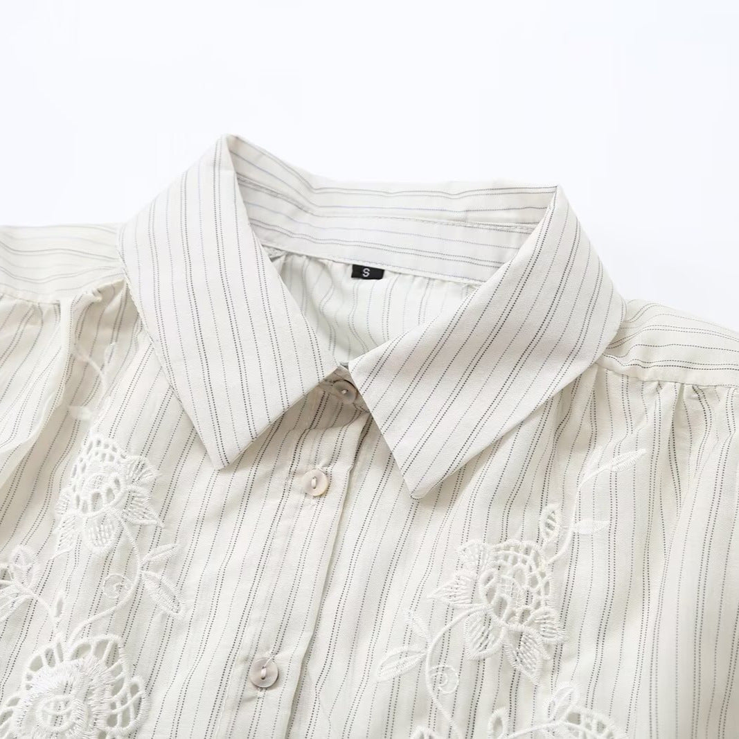 Damen Gestreifte Bluse mit zarter Spitzenstickerei und 3/4‑Ballonärmel Nord Taschen