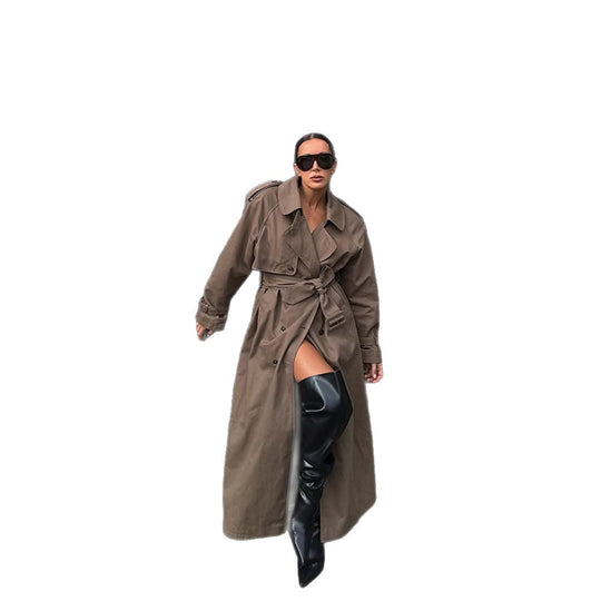 Damen Maxilanger Trenchcoat mit betonter Schulterpartie, doppelter Knopfleiste und Bindegürtel Nord Taschen