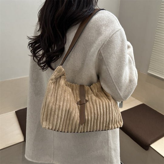 Damen Hobo-Tasche mit luxuriösem Rippenmuster und eleganter Lederakzent Nord Taschen