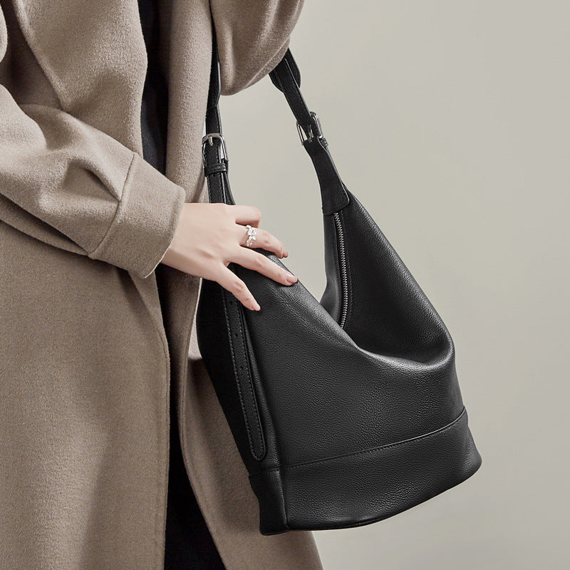 Damen Hobo-Tasche aus hochwertigem Leder mit durchdachtem Innenlayout Nord Taschen