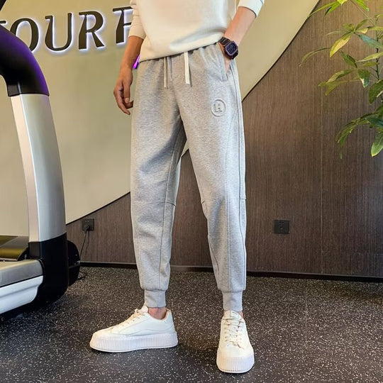 Herren Slim-Tapered Jogginghose aus Baumwollmix mit Bündchen, Tunnelzug und dezenter Logo-Applikation Nord Taschen