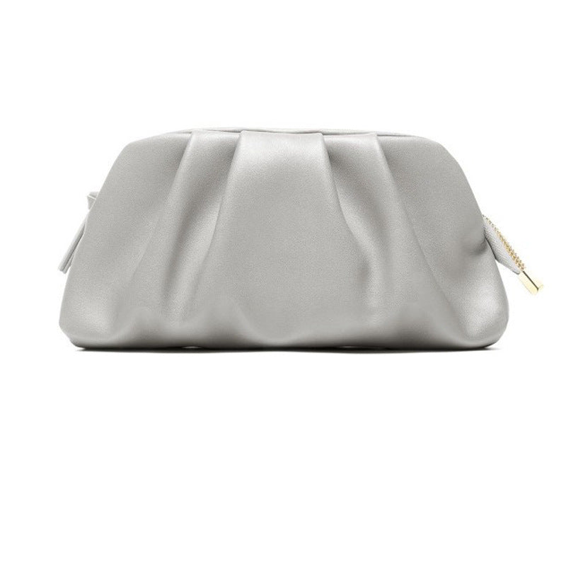 Damen Clutch mit luxuriösem metallic Finish und feinen Faltendesign Nord Taschen