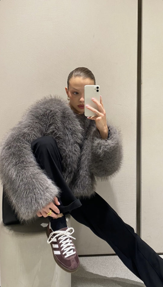 Damen Kurzjacke aus luxuriösem Hochflor‑Faux‑Fur mit kastiger Silhouette und voluminösen Ärmeln Nord Taschen