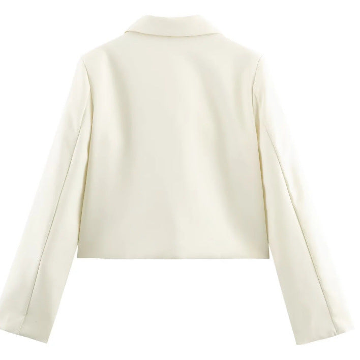 Damen Eleganter Cropped-Blazer mit floralen Strassknöpfen und Pattentaschen Nord Taschen