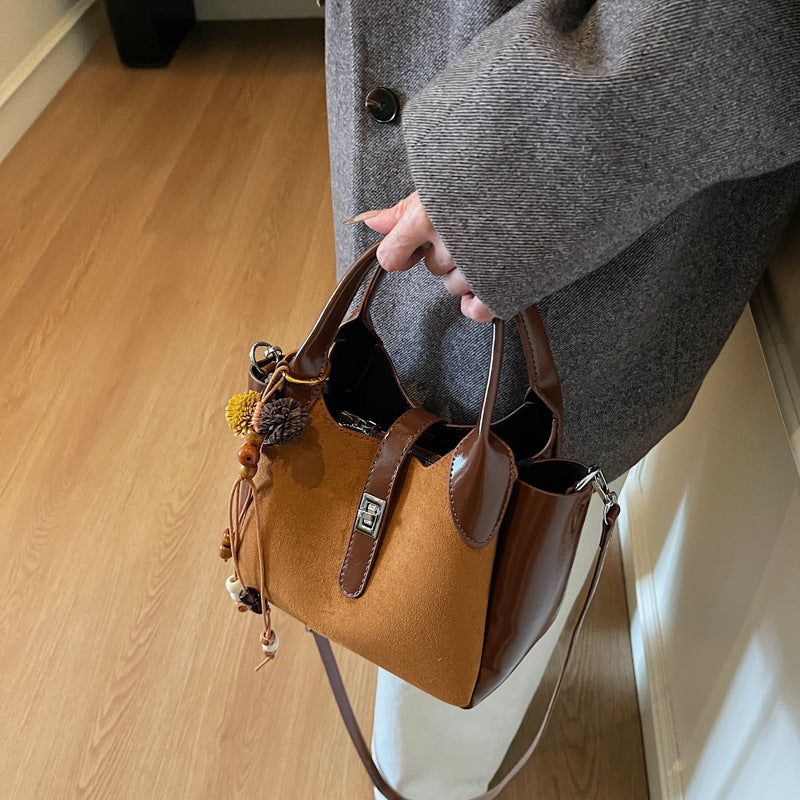 Damen modische Schultertasche mit einzigartigen Lederakzenten Nord Taschen