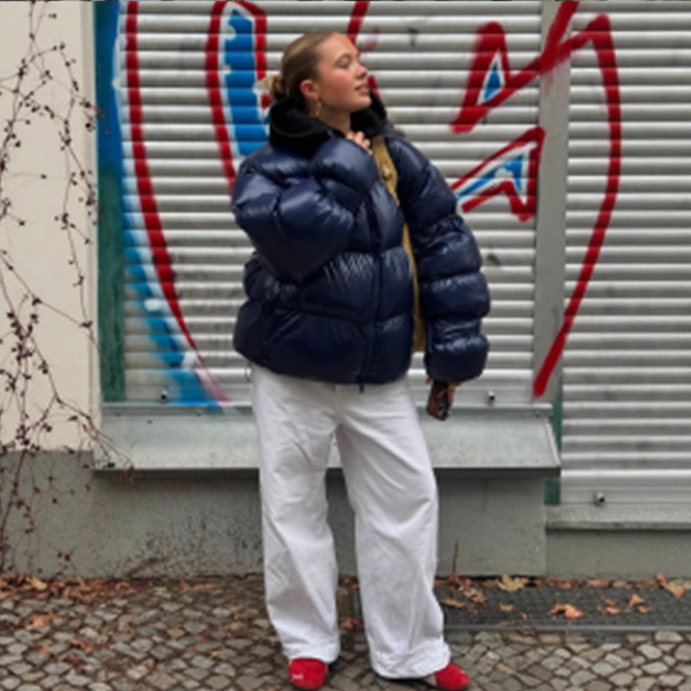 Damen Glänzende Oversize-Steppjacke mit Kapuze und hohem Stehkragen Nord Taschen