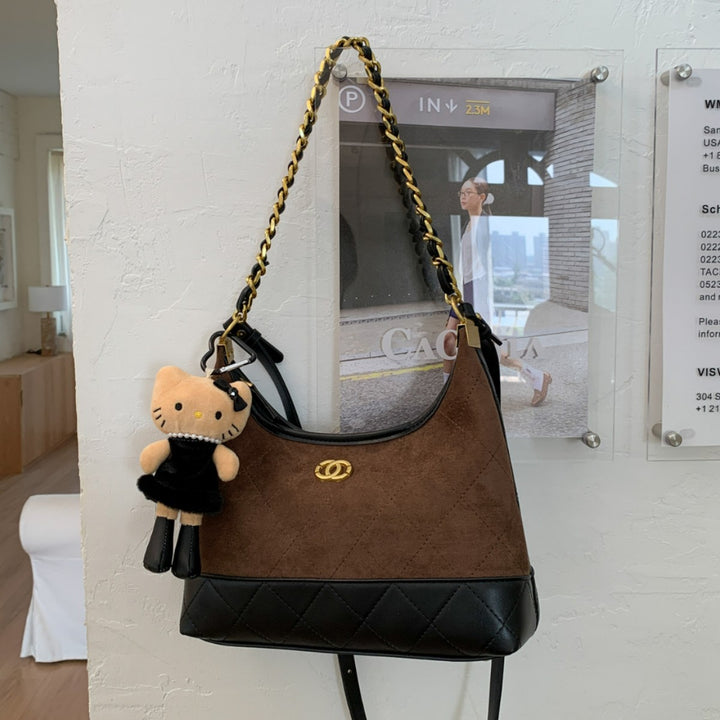 Damen Hobo Tasche mit Karomuster und verspieltem Anhänger Nord Taschen