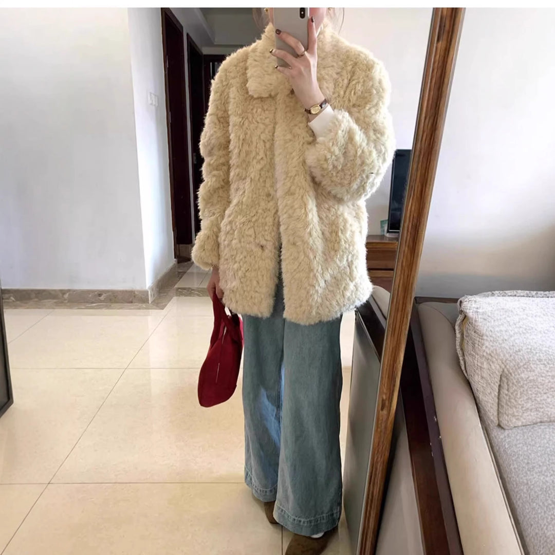 Damen Kurzer Teddy-Kunstfellmantel mit vollem Kragen und kastiger Silhouette Nord Taschen