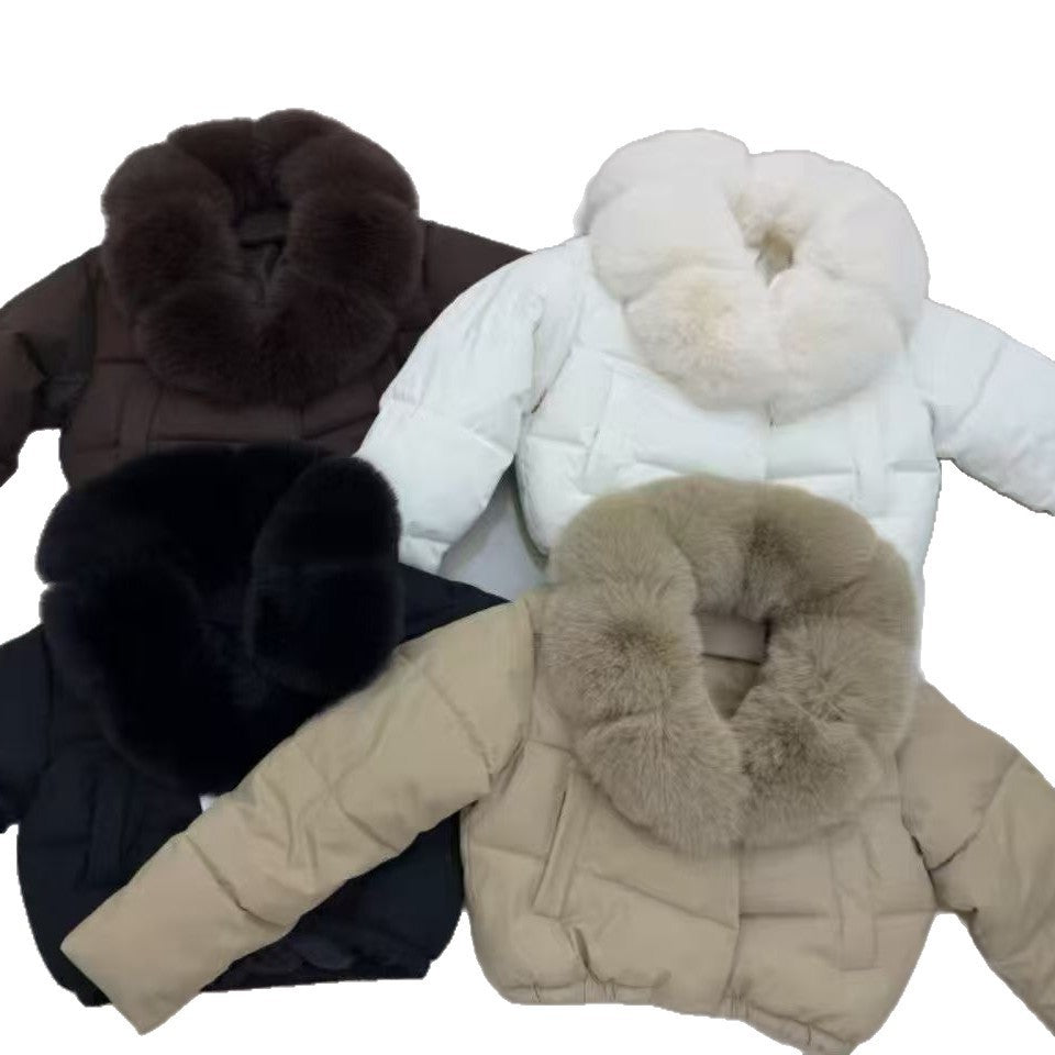 Damen nan kurze taillierte Pufferjacke mit voluminösem Kapuzenkragen und abnehmbarem Fellbesatz Nord Taschen