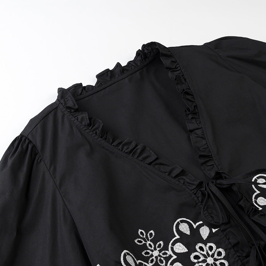 Damen Kurz geschnittene bestickte Bolero-Jacke mit Volantkragen und Bindebändern Nord Taschen