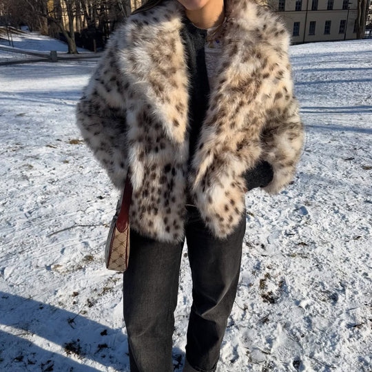 Damen Gefleckte Kurz-Kunstpelzjacke mit Boxy-Silhouette und voluminösem Flor Nord Taschen
