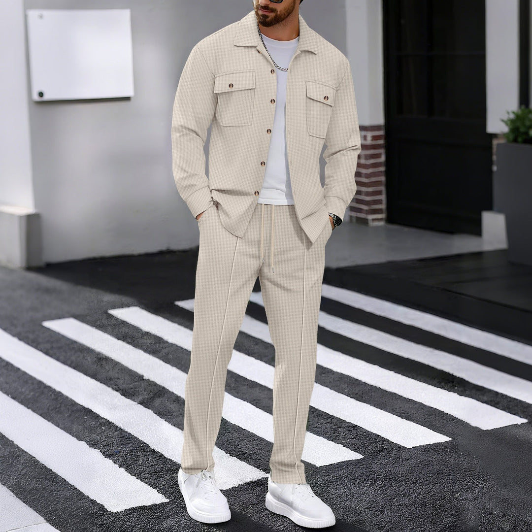 Herren modisches Freizeit-Set mit strukturierter Jacke und bequemen Hosen