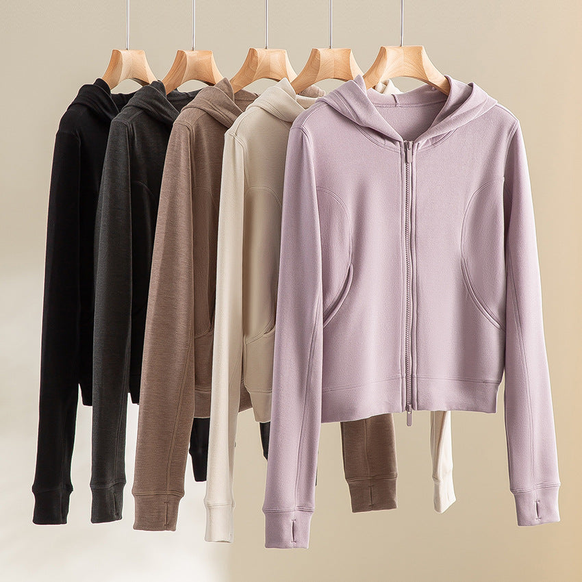 Damen Cropped Kapuzenjacke mit Reißverschluss und konturierten Eingrifftaschen Nord Taschen