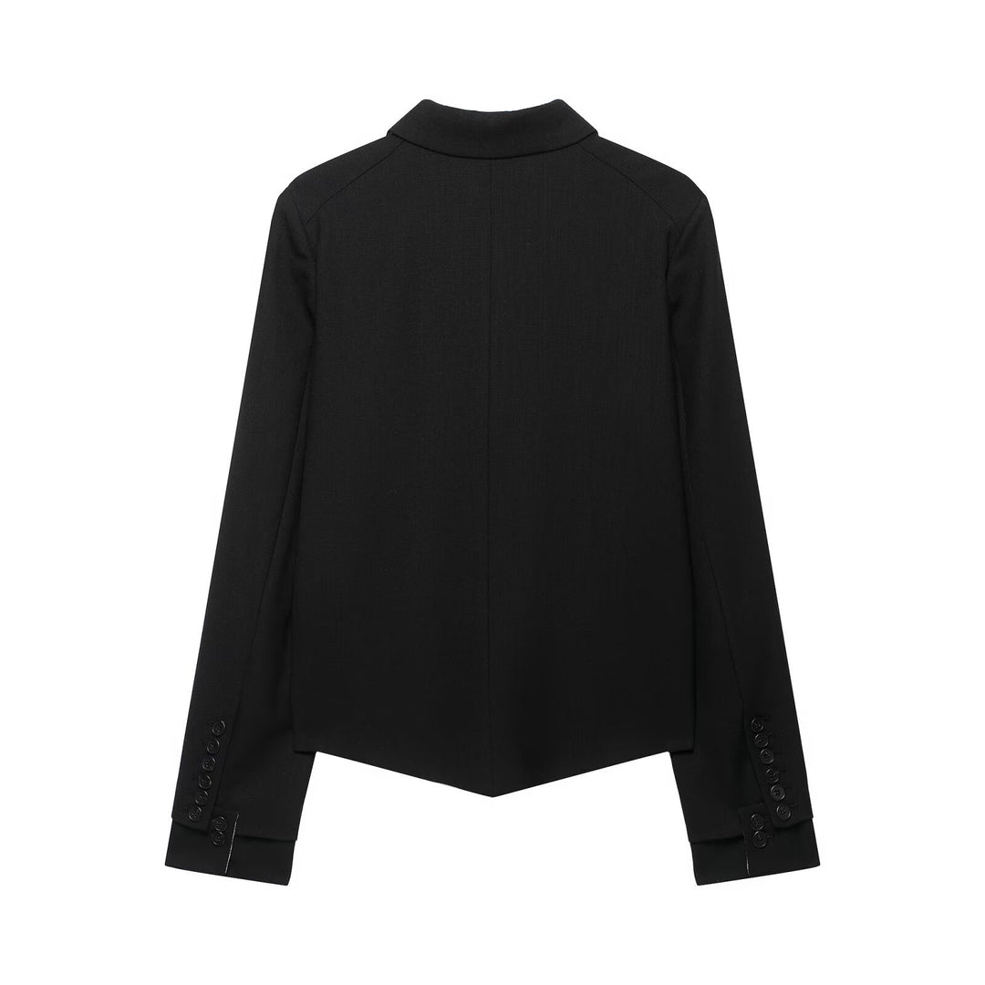 Damen Kurzer taillierter Blazer mit asymmetrischem Saum und durchgehender Knopfleiste Nord Taschen