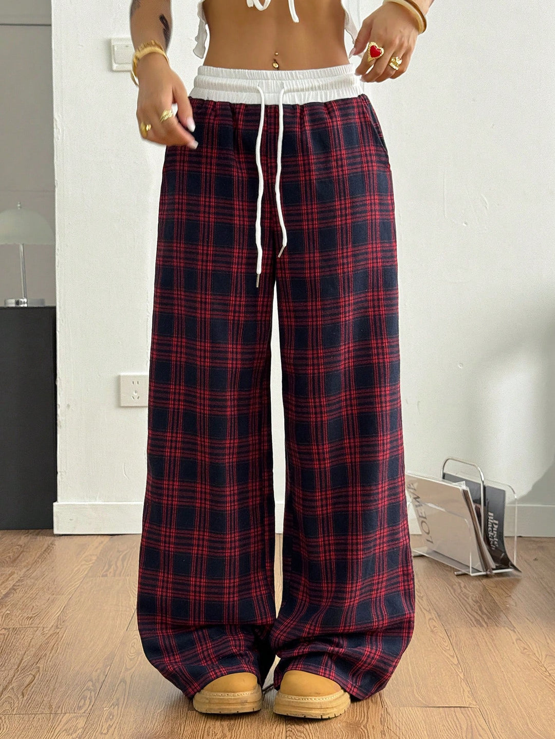 Damen Karierte Relax-Hose mit weitem Bein, Rippbund und Eingrifftaschen Nord Taschen