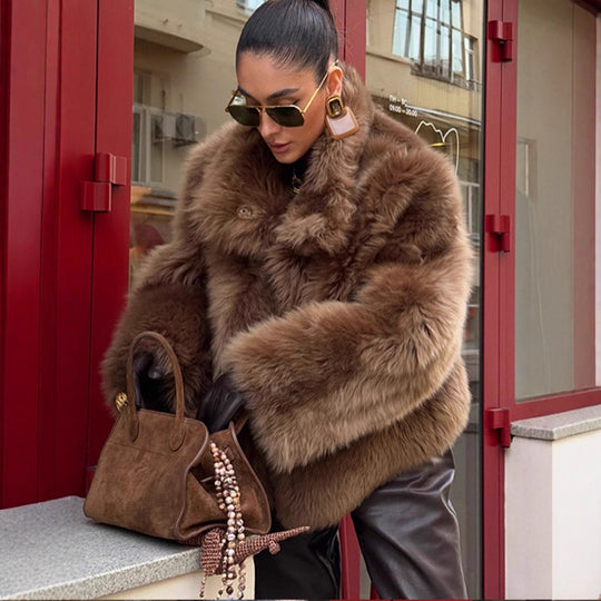 Damen Kurzjacke im Teddy‑Style mit voluminösem Schalkragen und soften Faux‑Fur‑Textur Nord Taschen