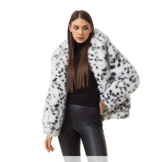 Damen Kurze Kapuzen‑Faux‑Fur‑Jacke mit Boxy‑Silhouette und gepunkteter Shaggy‑Textur Nord Taschen