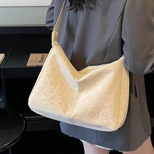 Damen Hobo-Tasche mit elegantem Leopardenmuster und praktischen Fächern Nord Taschen