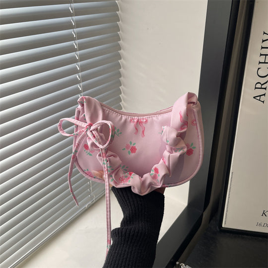 Damen modische Abendtasche mit verspielten Rüschen und floralen Akzenten Nord Taschen