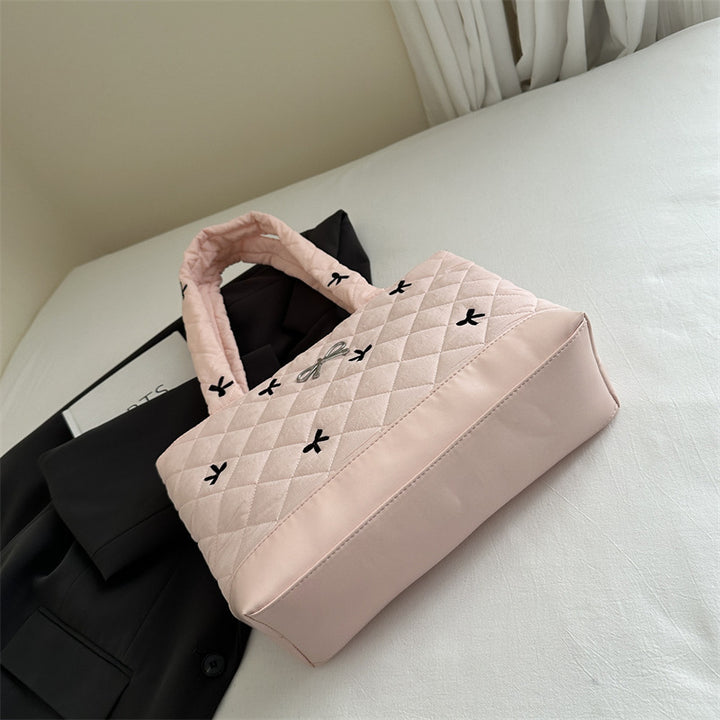 Damen elegante Quilted Handtasche mit verziertem Design Nord Taschen