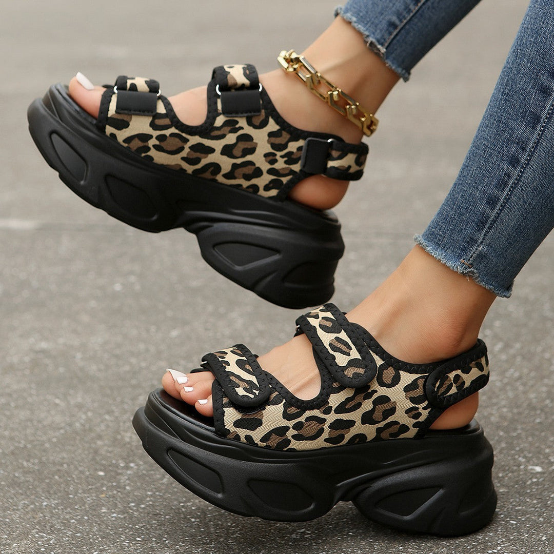 Damen Plateau-Sandalen mit verziertem Riemen und komfortabler Sohle Nord Taschen