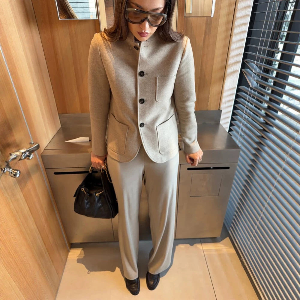 Damen Taillierte Jackenblazer aus Woll-Mix mit Stehkragen, geschwungener Saum und aufgesetzten Taschen Nord Taschen