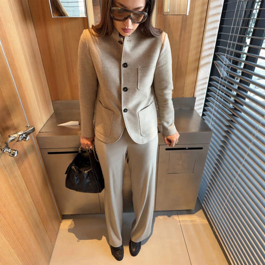 Damen Taillierte Jackenblazer aus Woll-Mix mit Stehkragen, geschwungener Saum und aufgesetzten Taschen Nord Taschen