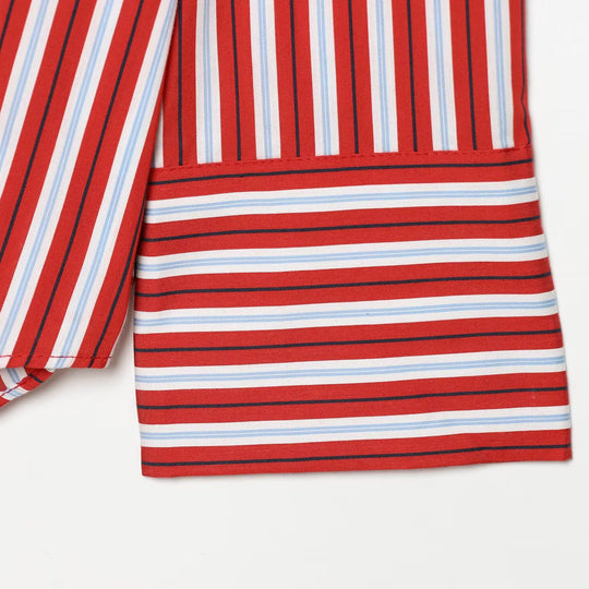 Damen Oversize-Hemdbluse mit Tropfenärmel, Kentkragen und durchgehender Knopfleiste Nord Taschen