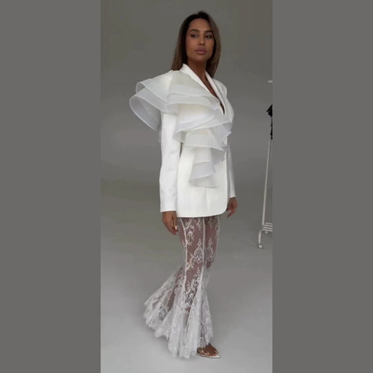 Damen taillierter Blazer mit asymmetrischer Organza-Rüsche Nord Taschen
