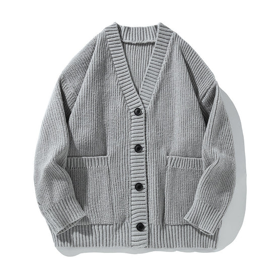 Unisex Grobgestrickter Relaxed-Cardigan mit tiefem V‑Ausschnitt, Kastenform und aufgesetzten Taschen Nord Taschen