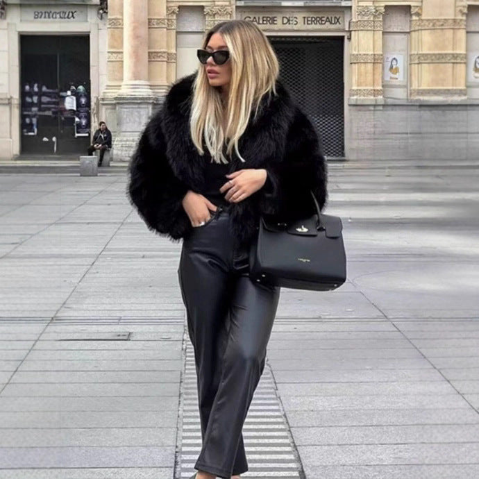 Damen Kurzer Cropped-Kunstpelzblouson mit voluminösem Schalkragen und weicher Innenfütterung Nord Taschen