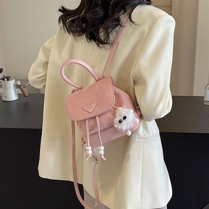 Damen Mini-Rucksack mit verspieltem Design und Plüschanhänger Nord Taschen