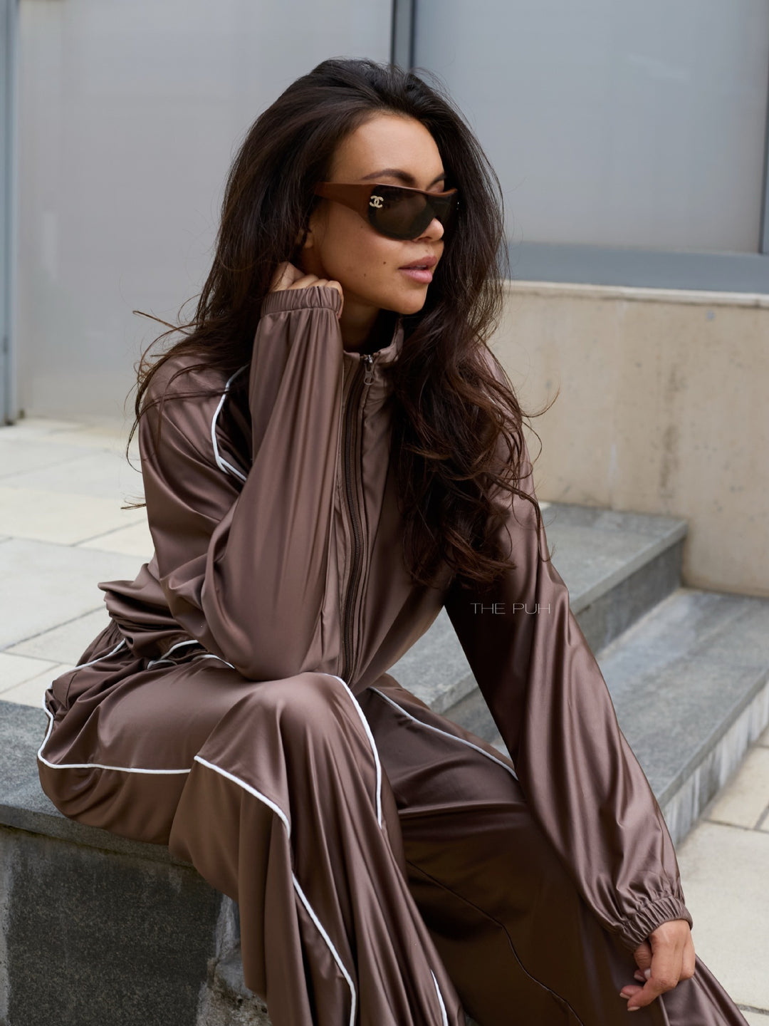 Damen Satin-Trainingsanzug mit Reißverschlussjacke und weiter Gummibund-Hose Nord Taschen