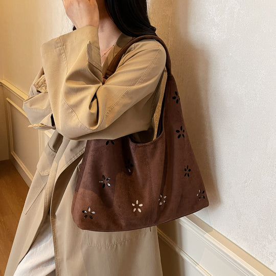 Damen Hobo-Tasche mit floralem Akzent und praktischem Mini-Portemonnaie Nord Taschen