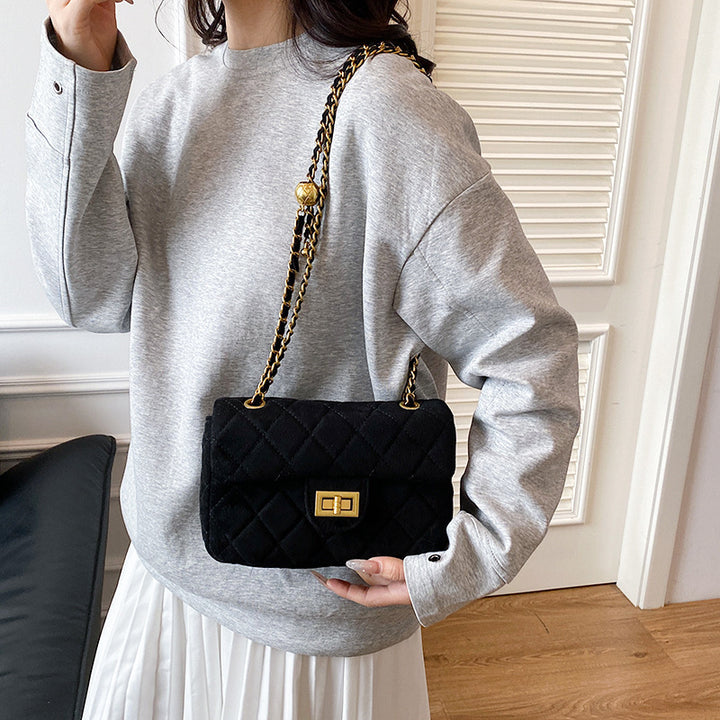 Damen elegante Umhängetasche mit schickem Kettenakzent Nord Taschen