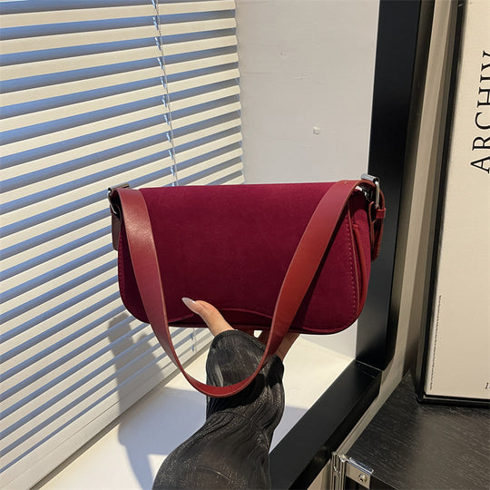 Damen Schultertasche aus hochwertigem Wildleder mit verstellbarem Trageriemen Nord Taschen