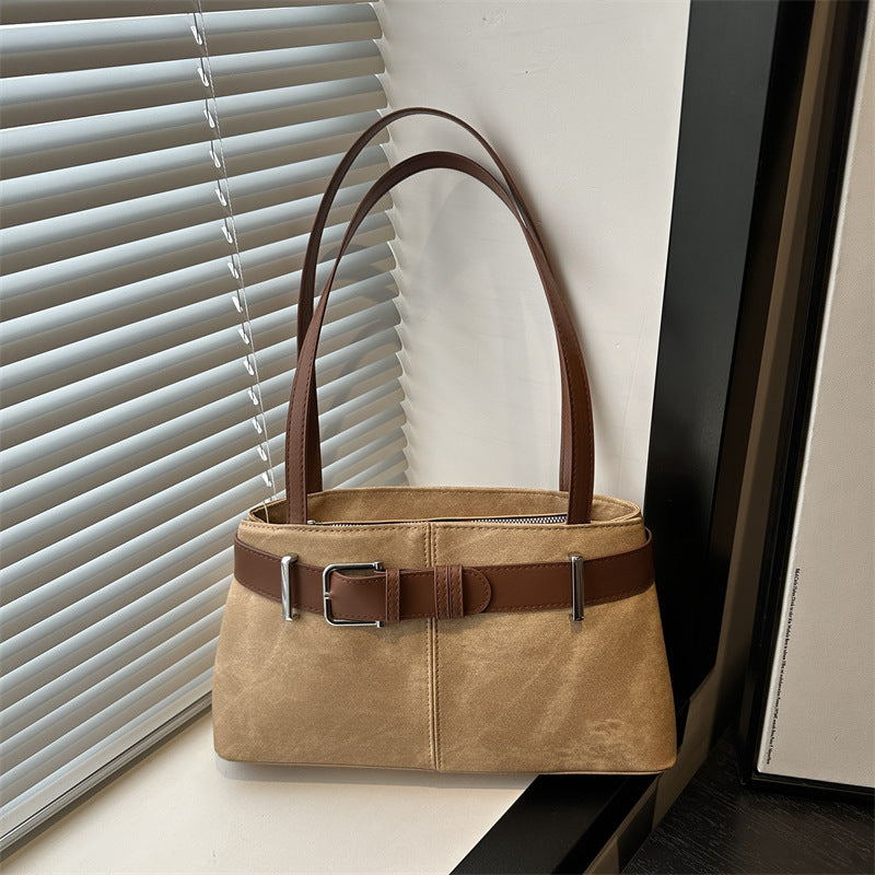 Damen elegante Schultertasche mit modernem Gurtverschluss Nord Taschen