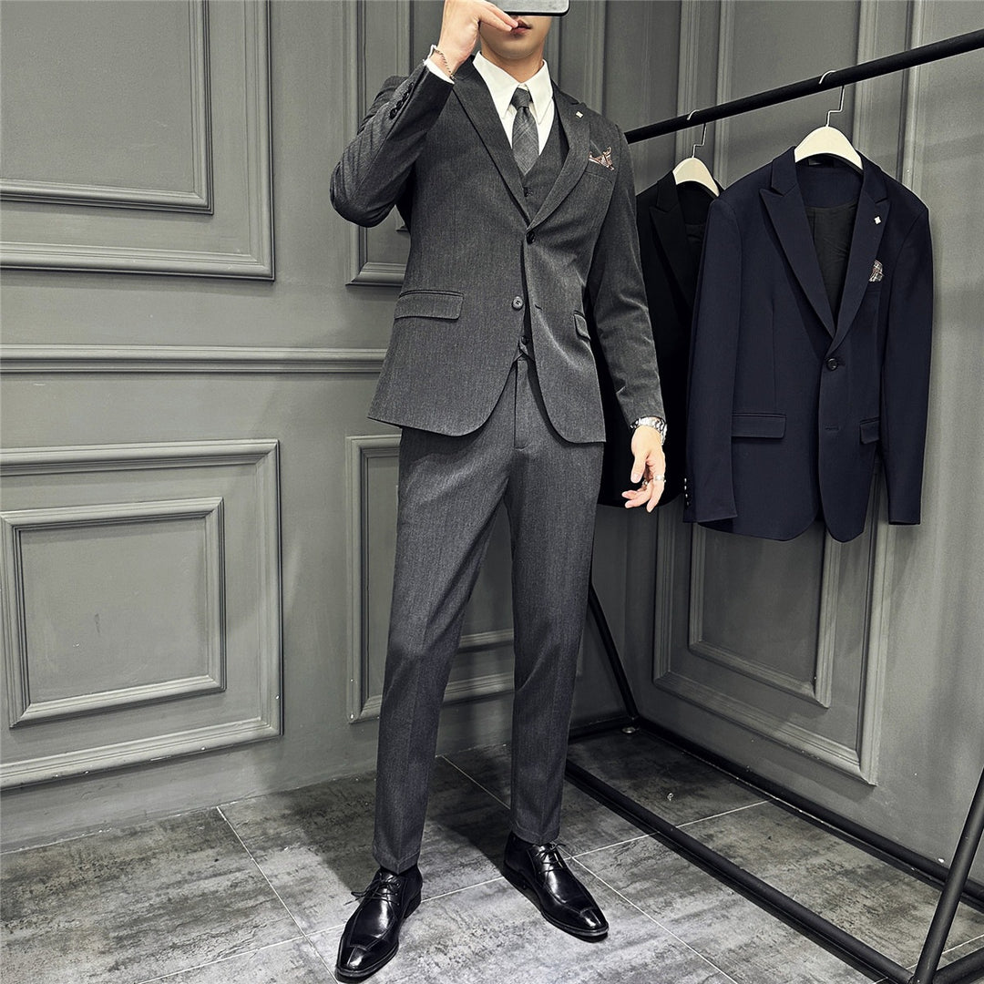 Herren Slim-Fit Businessanzug mit Weste, schmalem Revers und feiner Struktur Nord Taschen