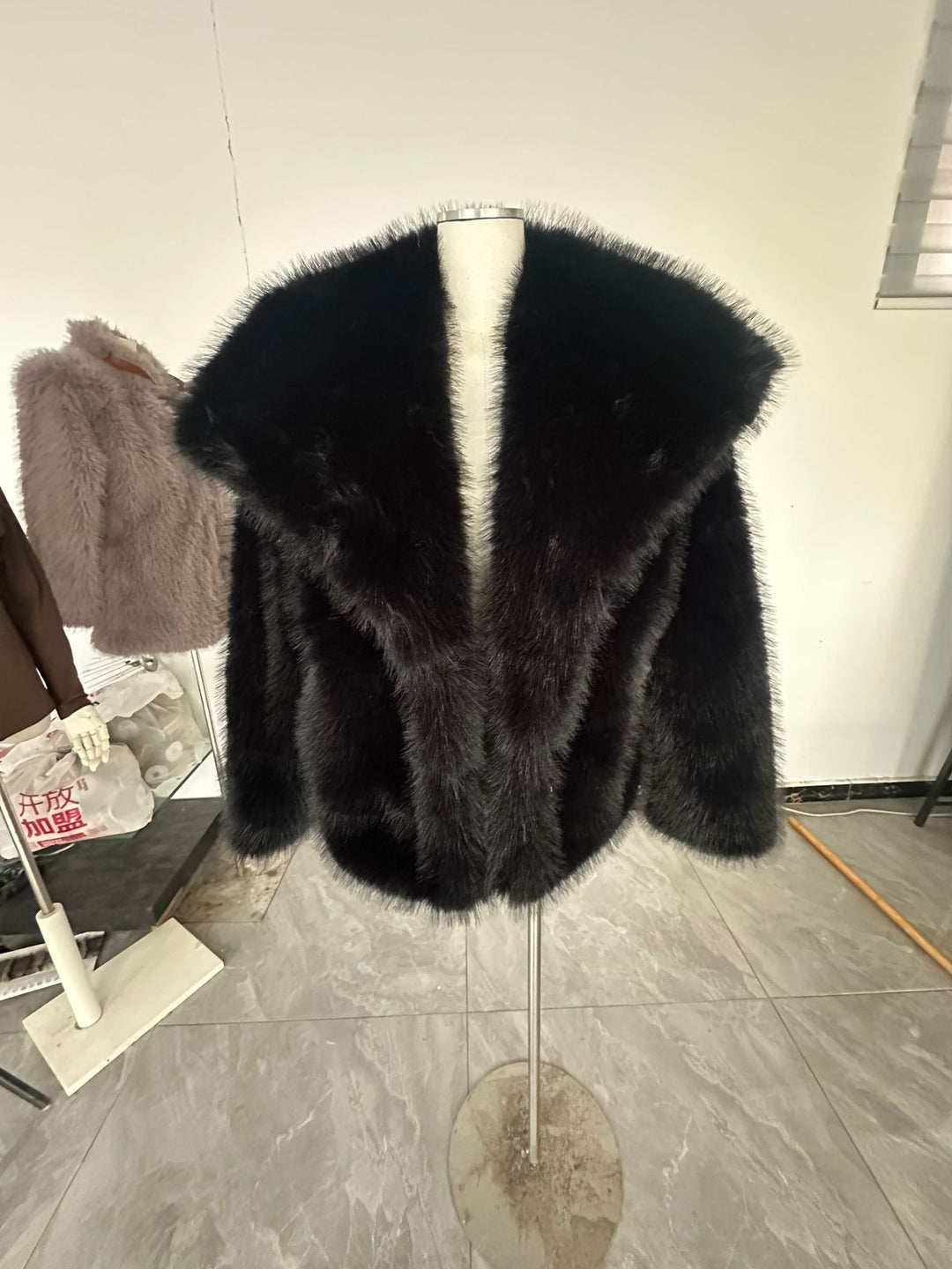 Damen Cropped Kunstpelz‑Bolero mit extraweichem Langflor und voluminösem Schalkragen Nord Taschen