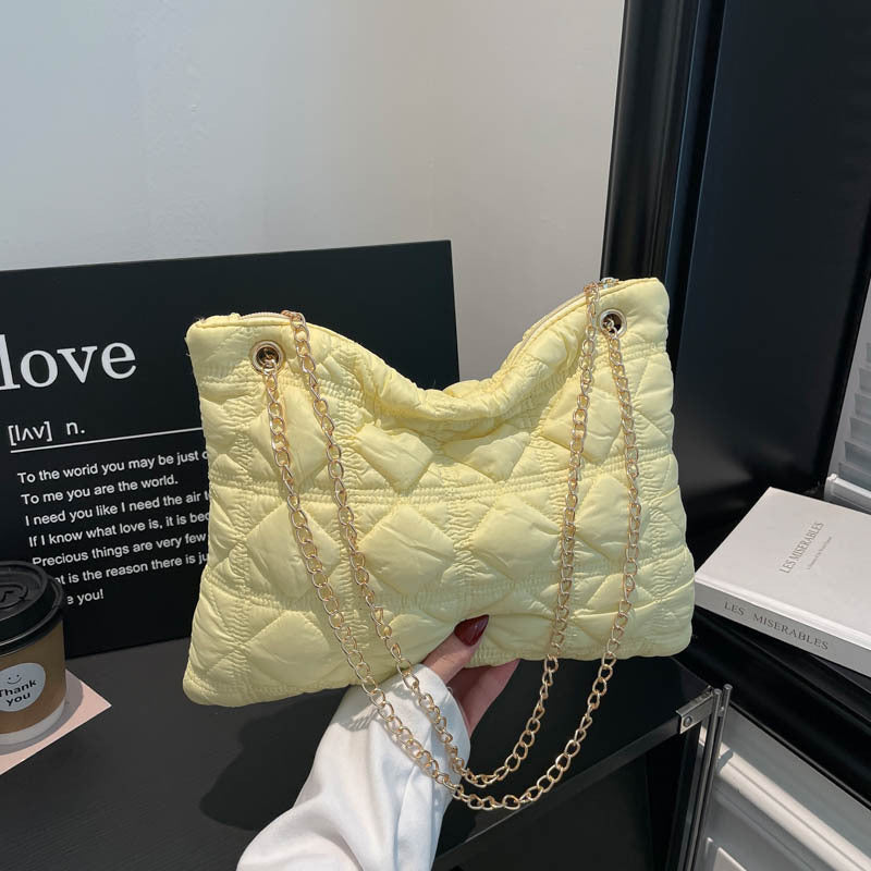 Damen elegante Kettenhandtasche mit gestepptem Design Nord Taschen