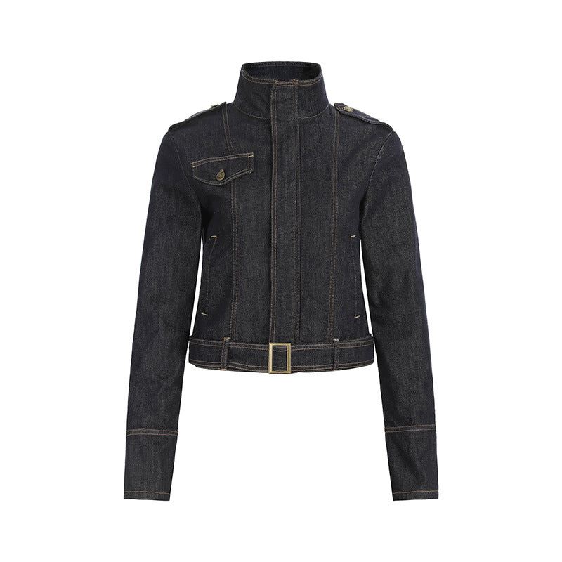 Damen taillierte Jeansjacke mit hohem Stehkragen, Taillengürtel und Schulterpatten Nord Taschen