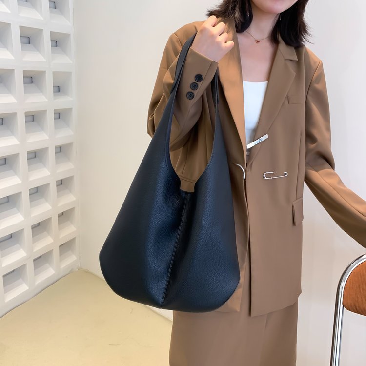 Damen Hobo-Tasche aus hochwertigem Leder mit kapuzierter Form Nord Taschen