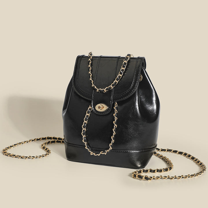 Damen Rucksacktasche mit elegantem Kettenakzent und raffiniertem Klappverschluss Nord Taschen