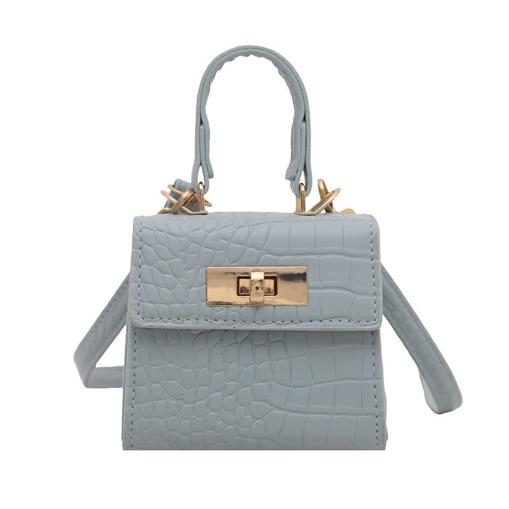 Damen Mini-Tasche mit edler Kroko-Optik und goldenen Akzenten Nord Taschen
